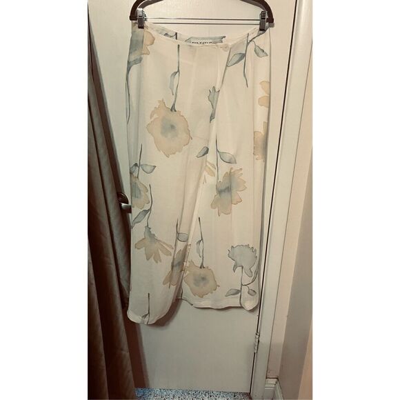 Eva Kayan Beige and Sage Green Floral Wrap Skirt Womens SIze 16 - Picture 2 of 10